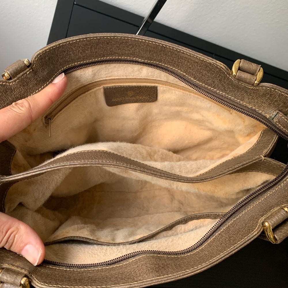(25) GUCCI 80s Shoulder Bag - Picture 13 of 13